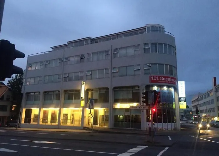 101 Guesthouse Hotel